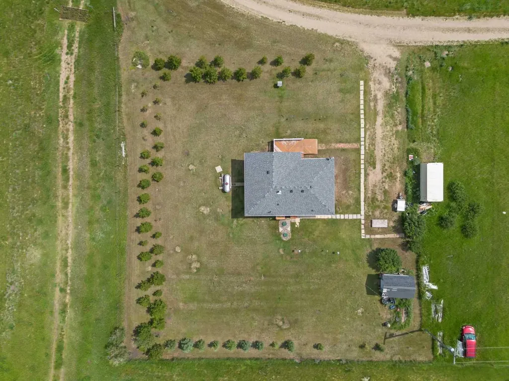293012 Range Road 244 Rural Kneehill County AB T0M 0A0