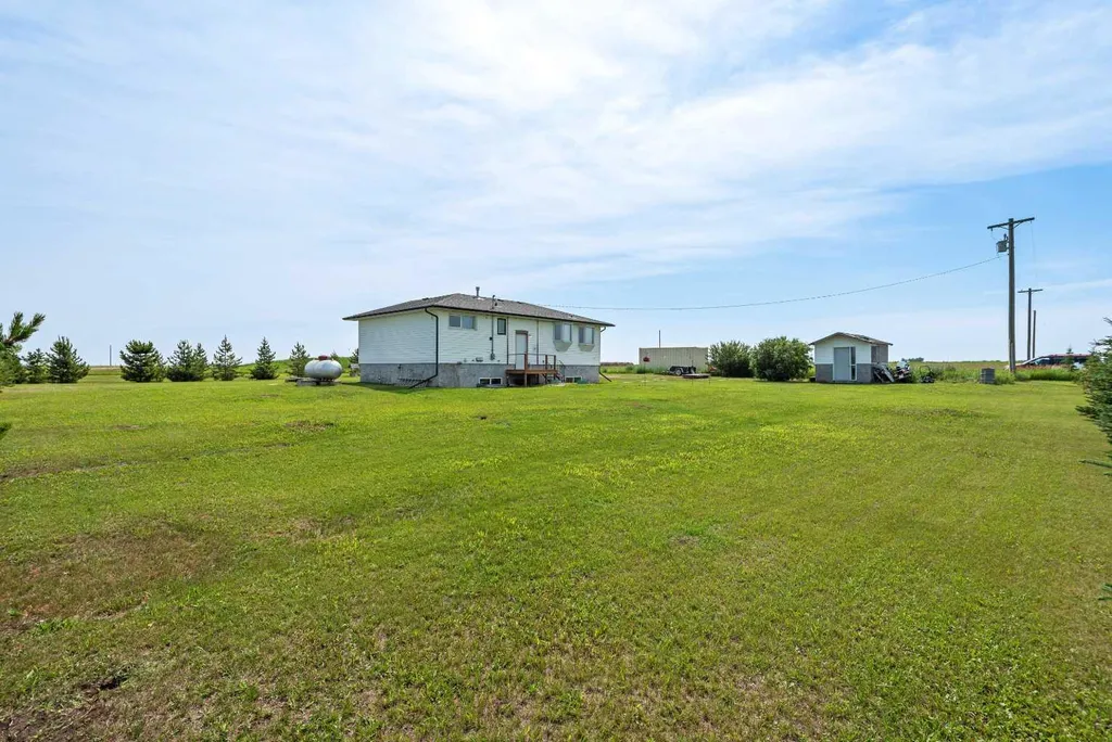 293012 Range Road 244 Rural Kneehill County AB T0M 0A0