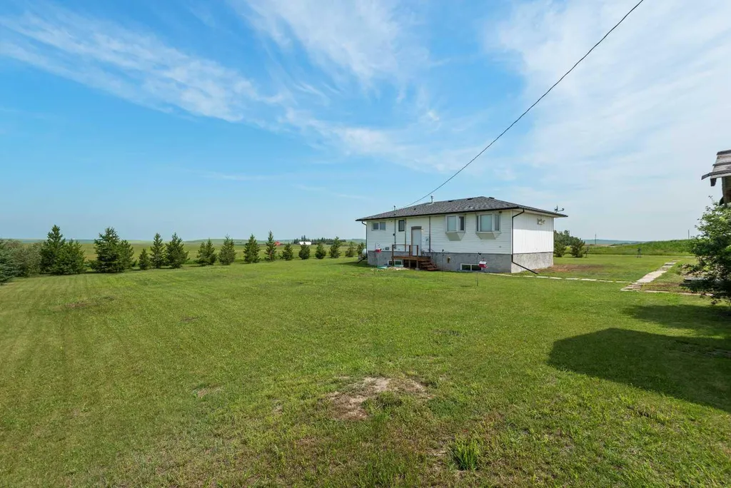 293012 Range Road 244 Rural Kneehill County AB T0M 0A0