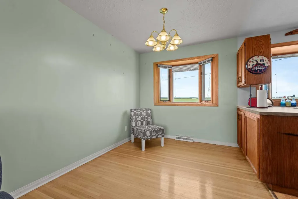 293012 Range Road 244 Rural Kneehill County AB T0M 0A0