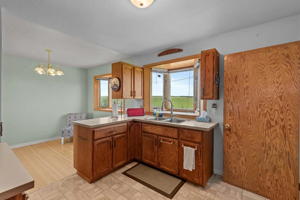 293012 Range Road 244 Rural Kneehill County AB T0M 0A0