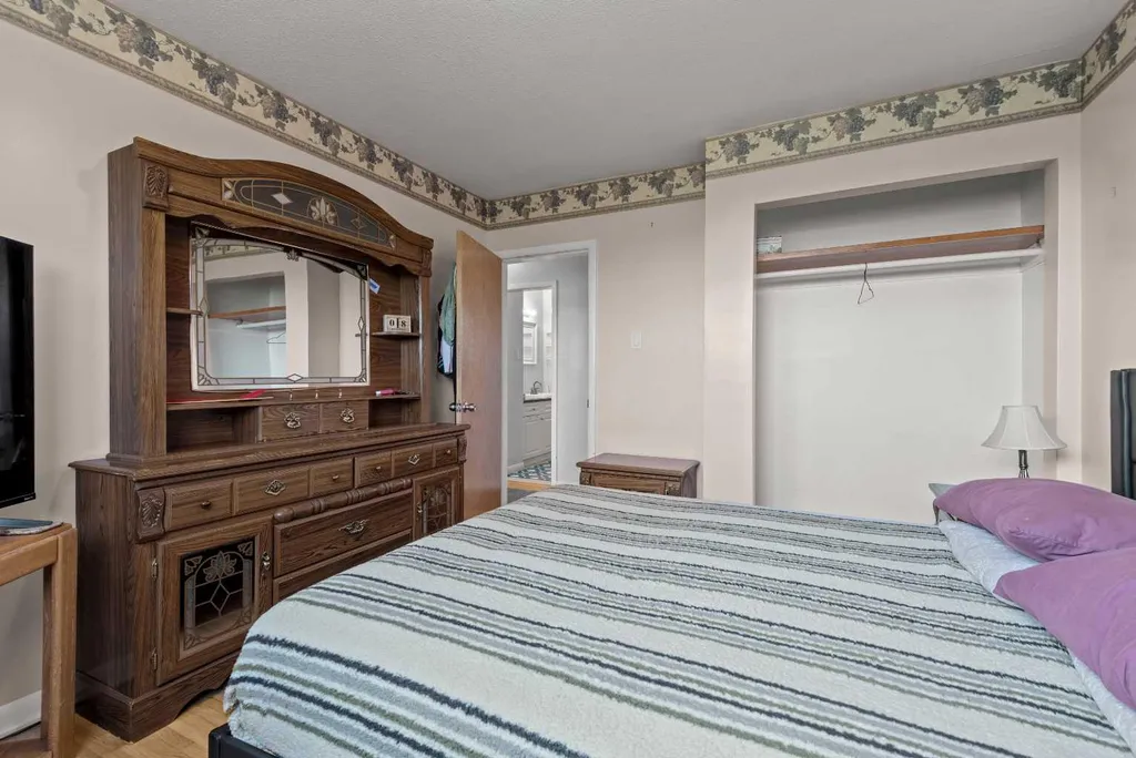 293012 Range Road 244 Rural Kneehill County AB T0M 0A0