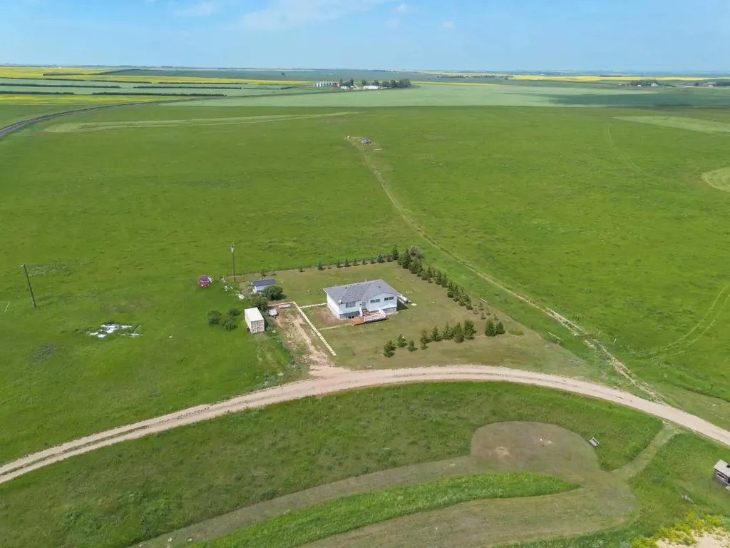 293012 Range Road 244 Rural Kneehill County AB T0M 0A0