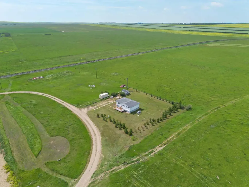 293012 Range Road 244 Rural Kneehill County AB T0M 0A0