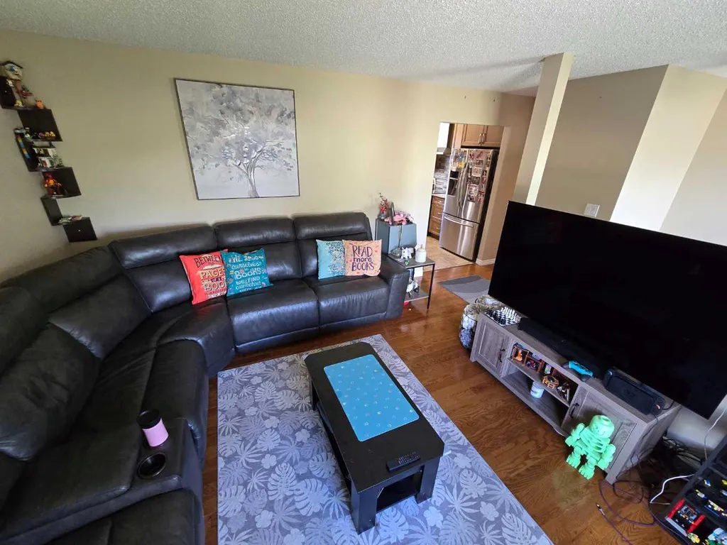 5201 55 Avenue Berwyn AB T0H 0E0