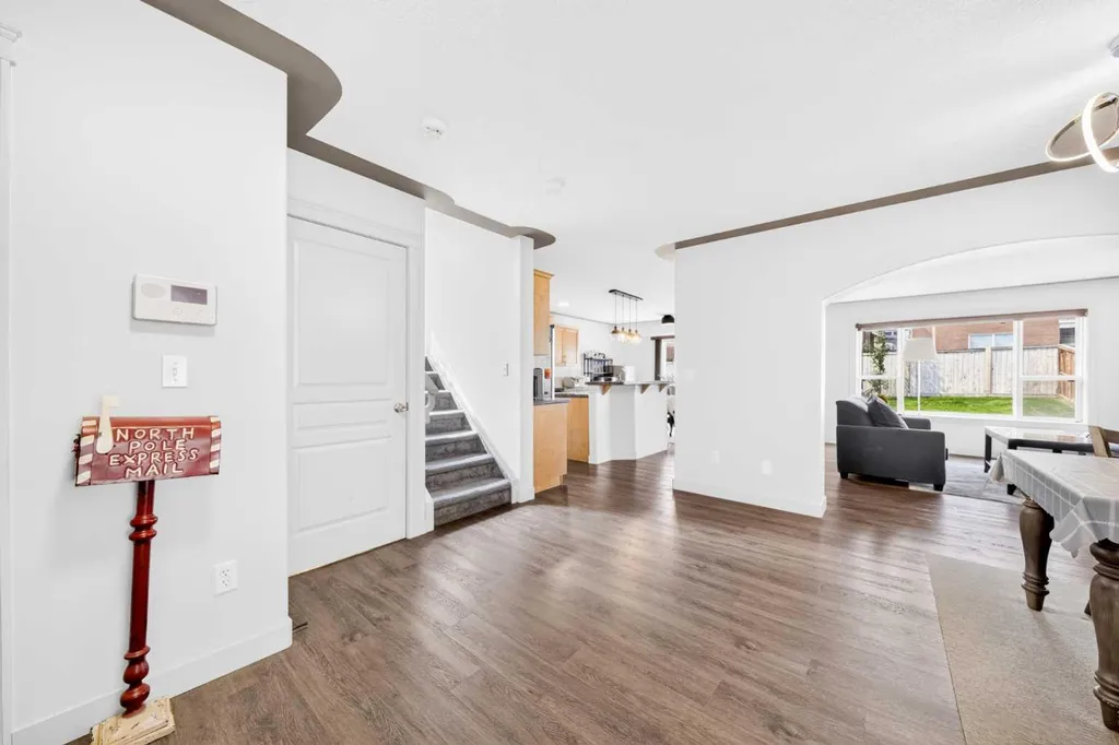 15 Sherwood Common NW Calgary AB T3R 1P6