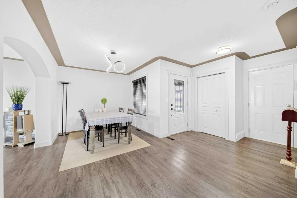 15 Sherwood Common NW Calgary AB T3R 1P6