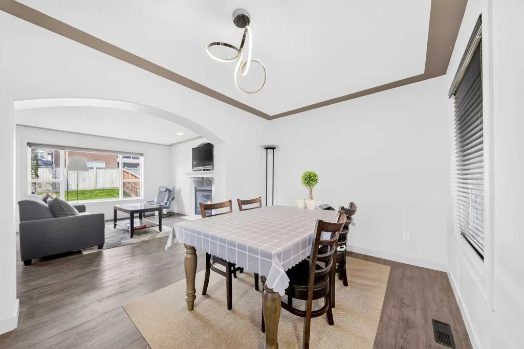15 Sherwood Common NW Calgary AB T3R 1P6