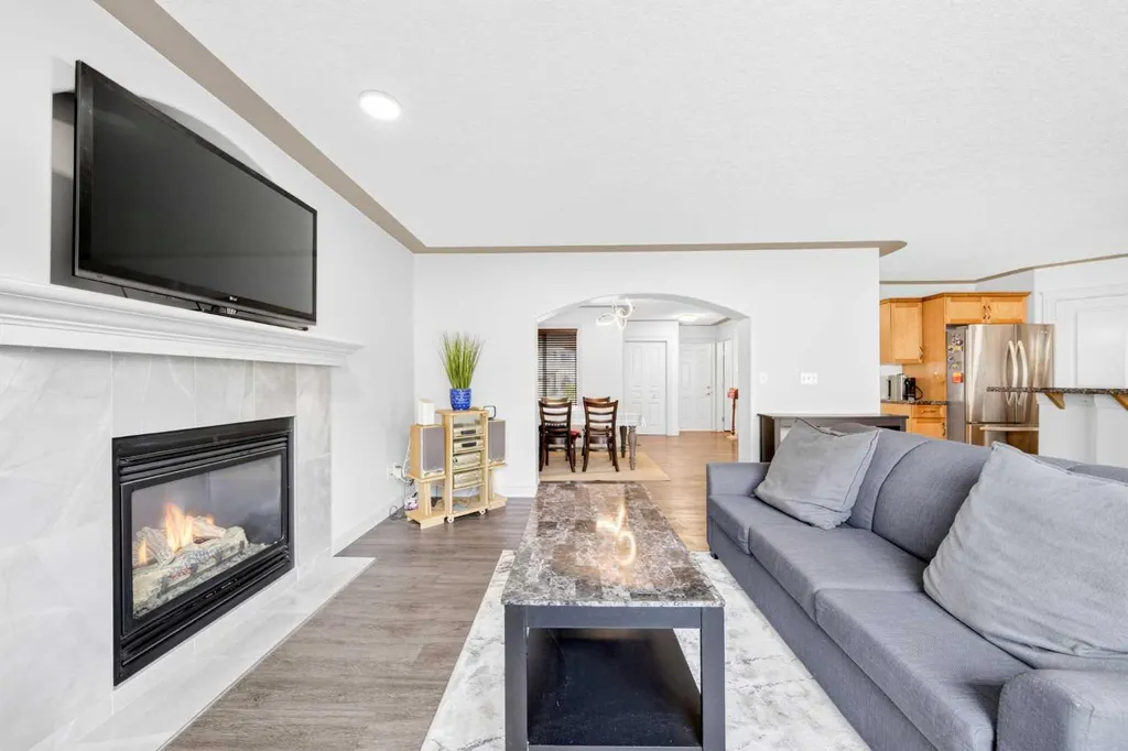 15 Sherwood Common NW Calgary AB T3R 1P6