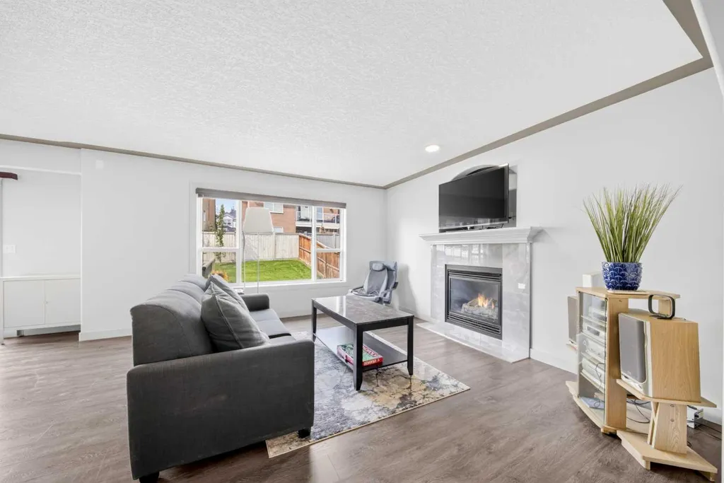 15 Sherwood Common NW Calgary AB T3R 1P6