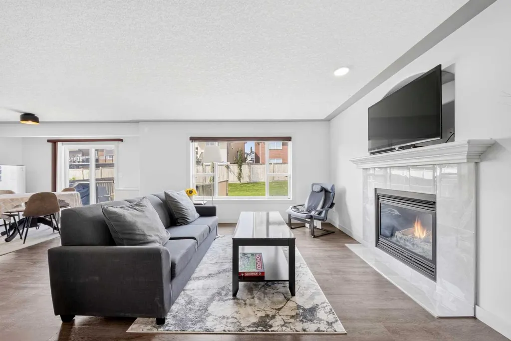 15 Sherwood Common NW Calgary AB T3R 1P6