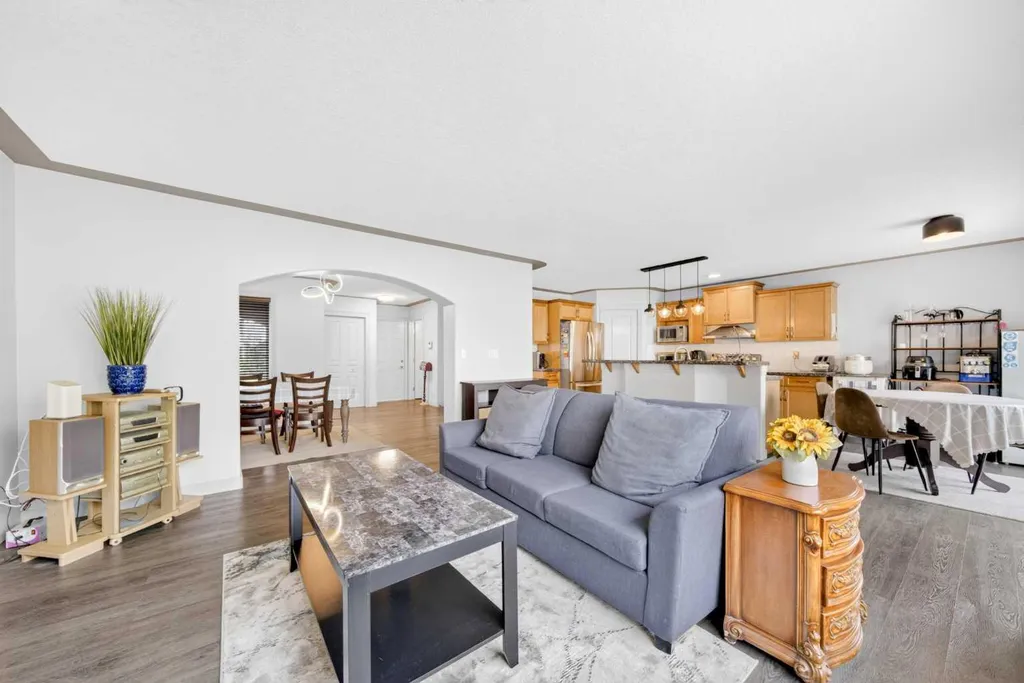 15 Sherwood Common NW Calgary AB T3R 1P6