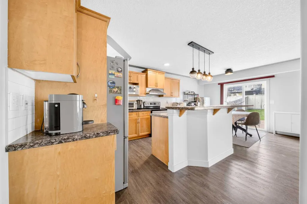 15 Sherwood Common NW Calgary AB T3R 1P6