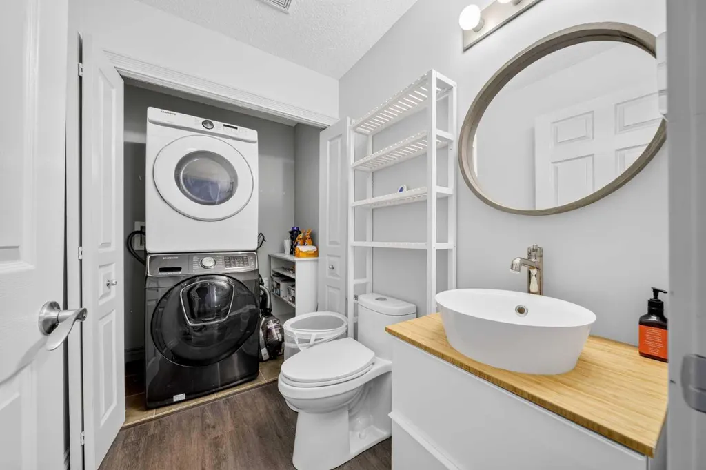 15 Sherwood Common NW Calgary AB T3R 1P6