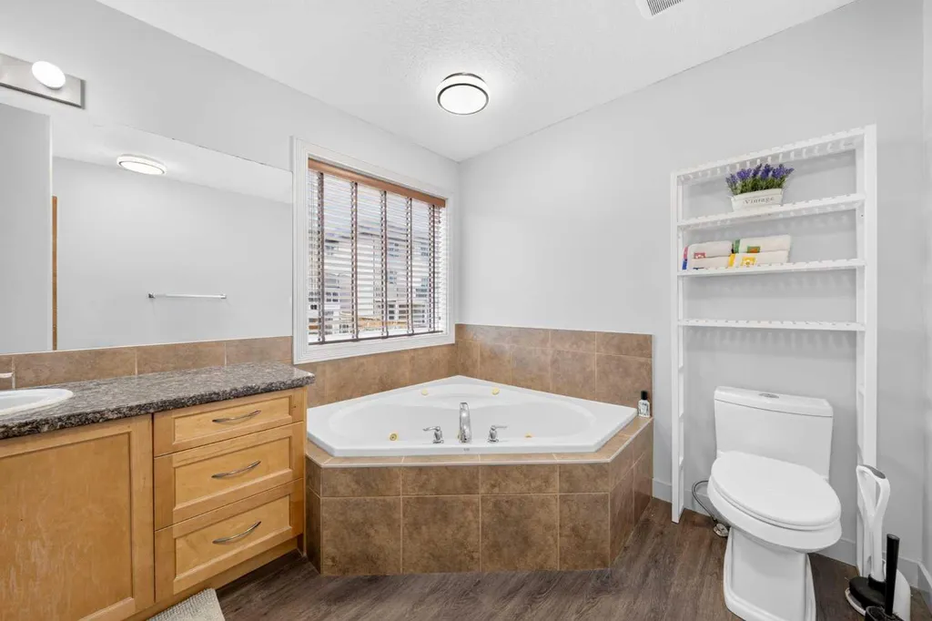 15 Sherwood Common NW Calgary AB T3R 1P6
