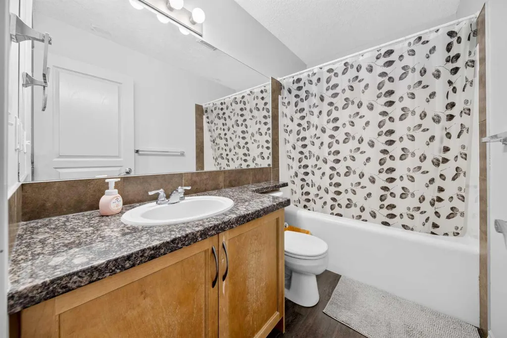 15 Sherwood Common NW Calgary AB T3R 1P6