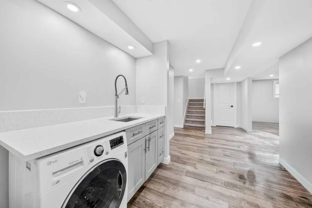 15 Sherwood Common NW Calgary AB T3R 1P6