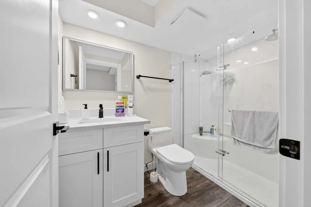 15 Sherwood Common NW Calgary AB T3R 1P6