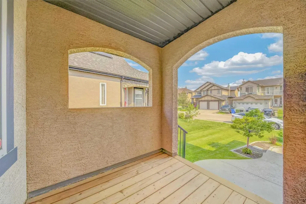 15 Sherwood Common NW Calgary AB T3R 1P6