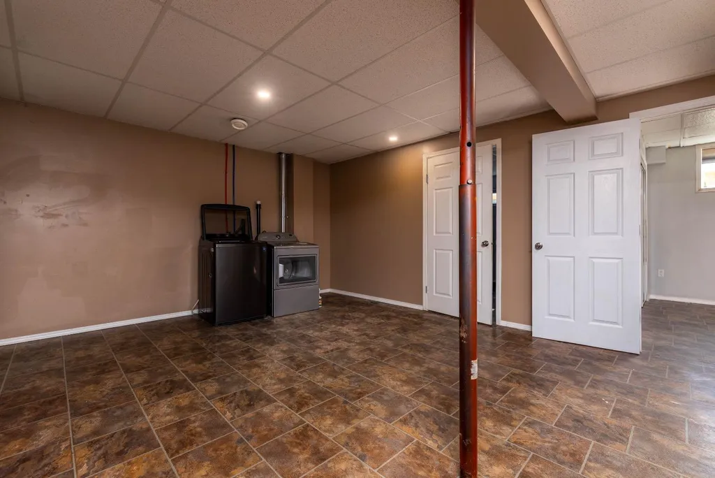 1501 49 Avenue Lloydminster SK S9V 2E7