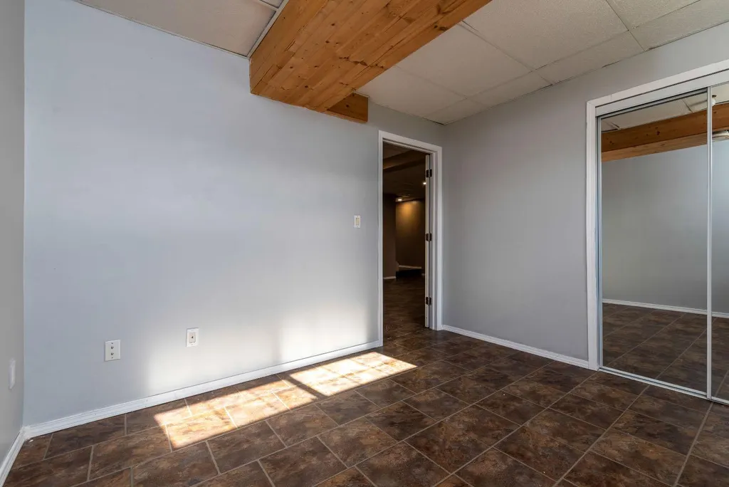 1501 49 Avenue Lloydminster SK S9V 2E7