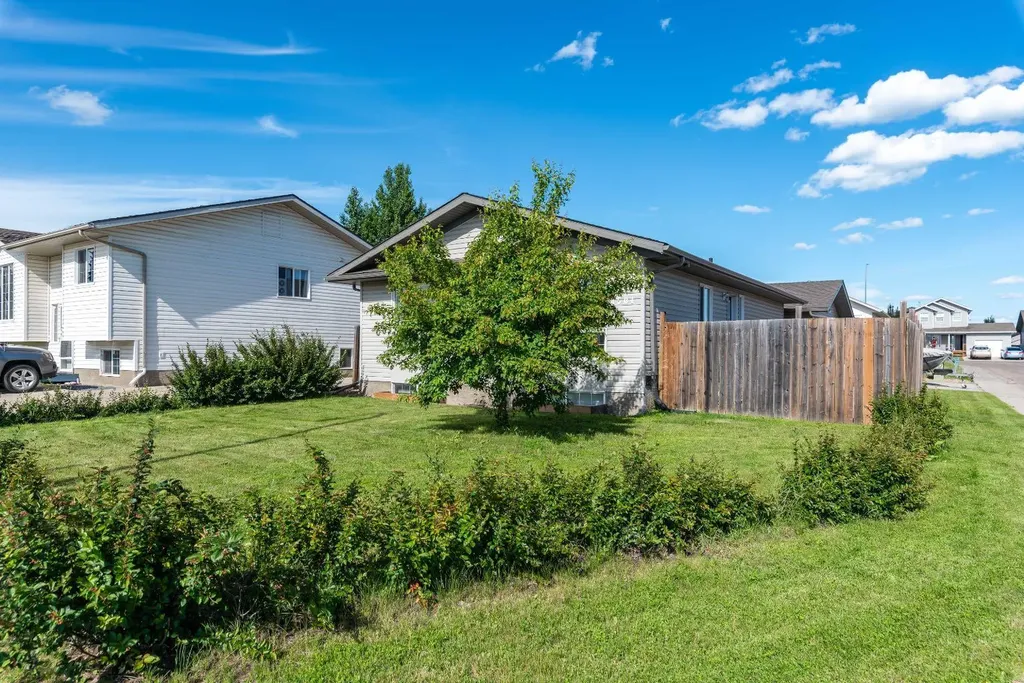 1501 49 Avenue Lloydminster SK S9V 2E7