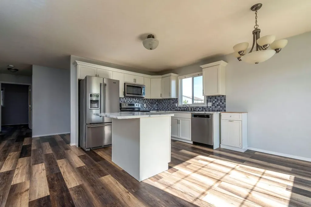 1501 49 Avenue Lloydminster SK S9V 2E7