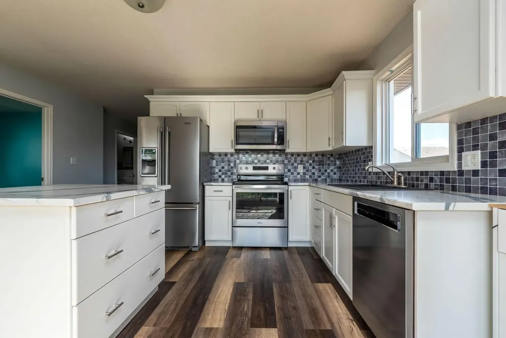 1501 49 Avenue Lloydminster SK S9V 2E7