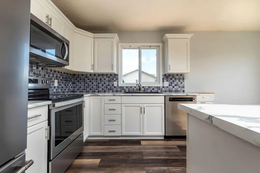 1501 49 Avenue Lloydminster SK S9V 2E7