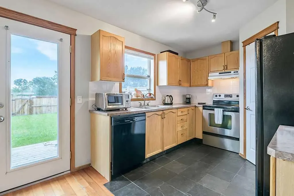 703 Eagleview Place NW High River AB T1V1Y6