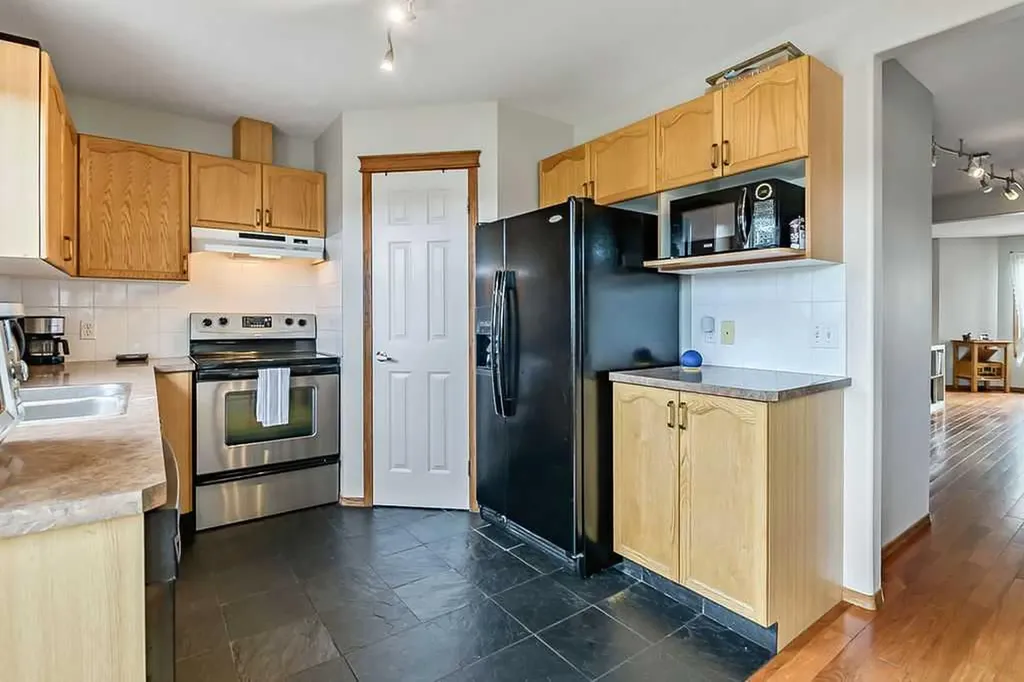 703 Eagleview Place NW High River AB T1V1Y6