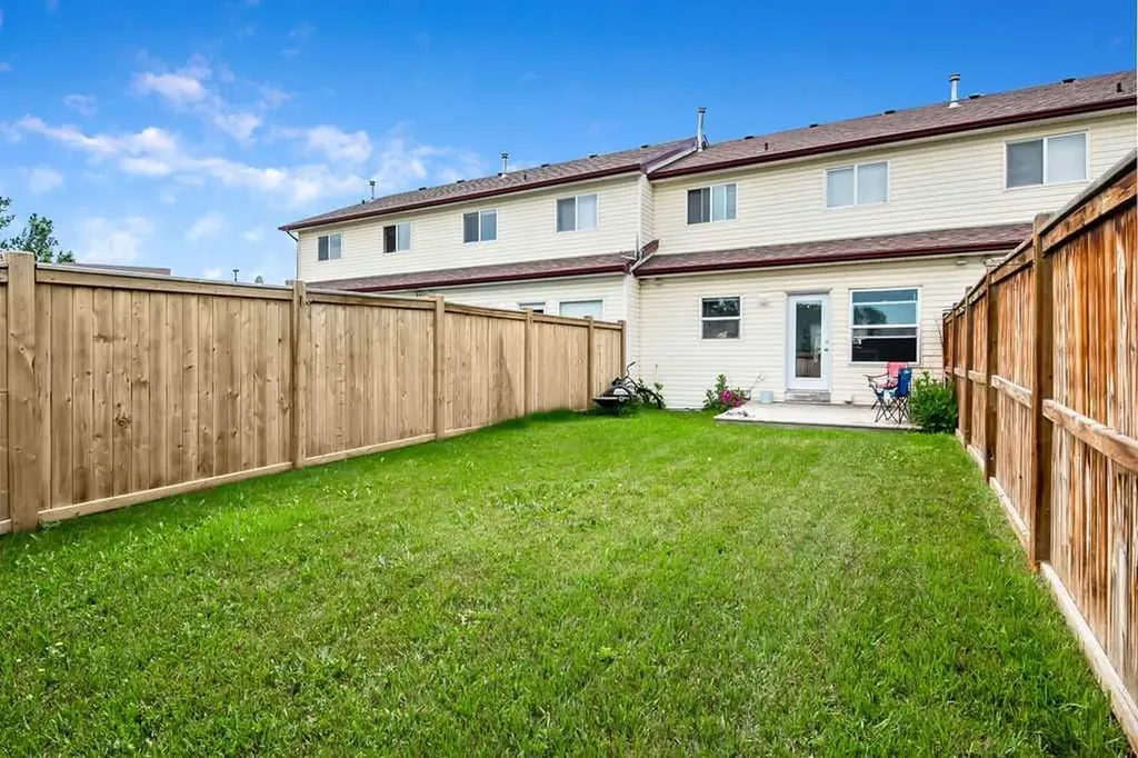 703 Eagleview Place NW High River AB T1V1Y6
