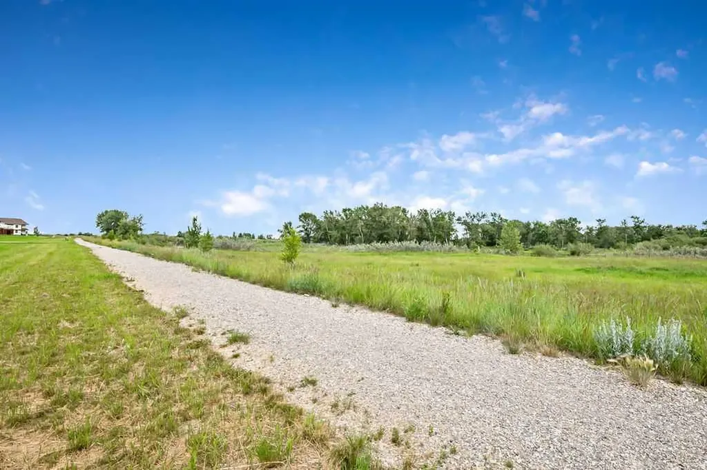 703 Eagleview Place NW High River AB T1V1Y6