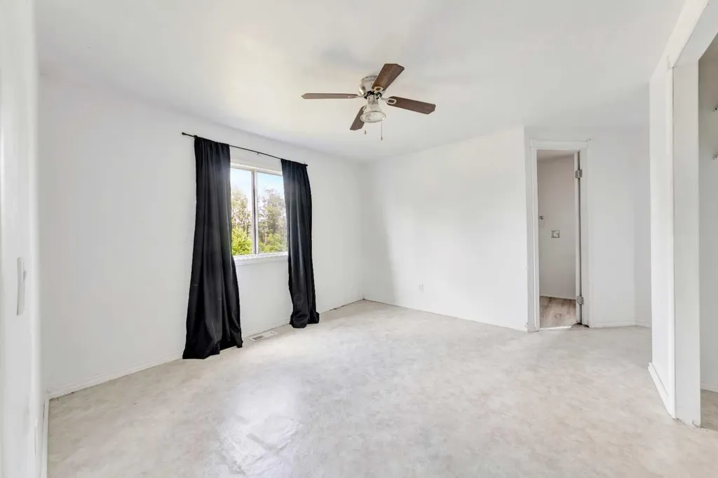 301 8 Avenue Paradise Hill SK S0M 2G0