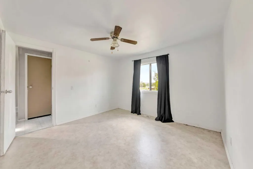 301 8 Avenue Paradise Hill SK S0M 2G0