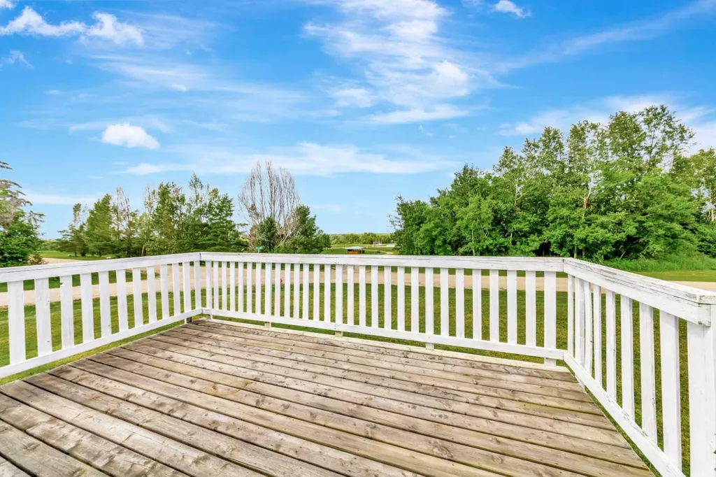 301 8 Avenue Paradise Hill SK S0M 2G0