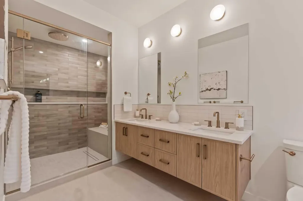 8916 33 Avenue NW Calgary AB T3B 1M6