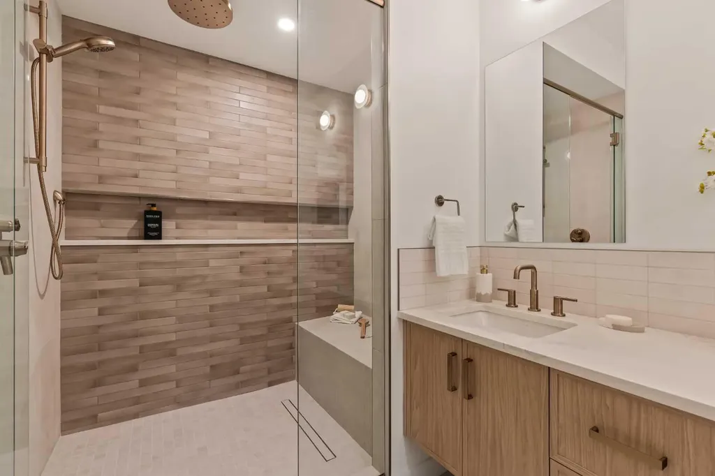 8916 33 Avenue NW Calgary AB T3B 1M6