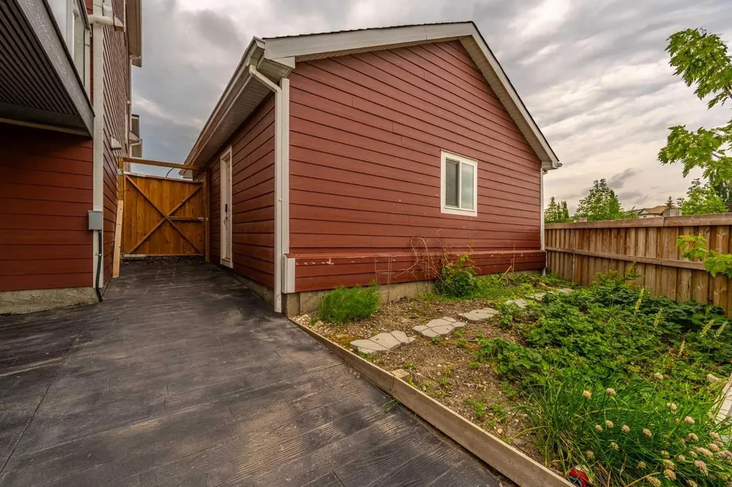 46 Yorkstone Way SW Calgary AB T2X4K7