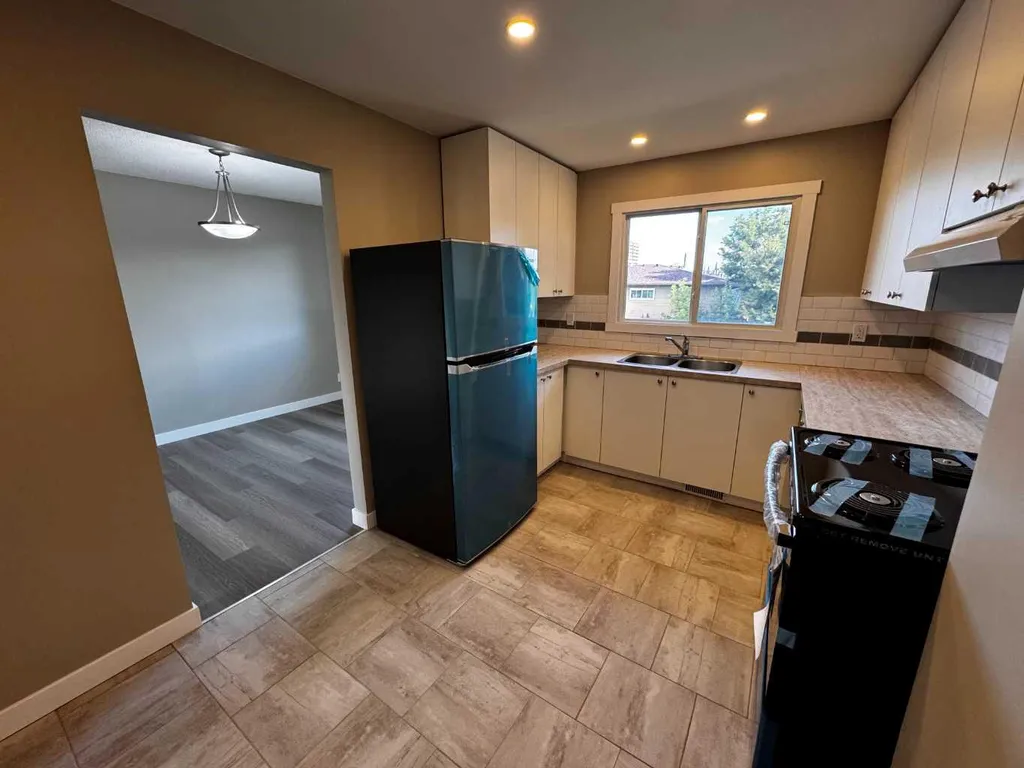 3429 19 Avenue SE Calgary AB t2b 0a6