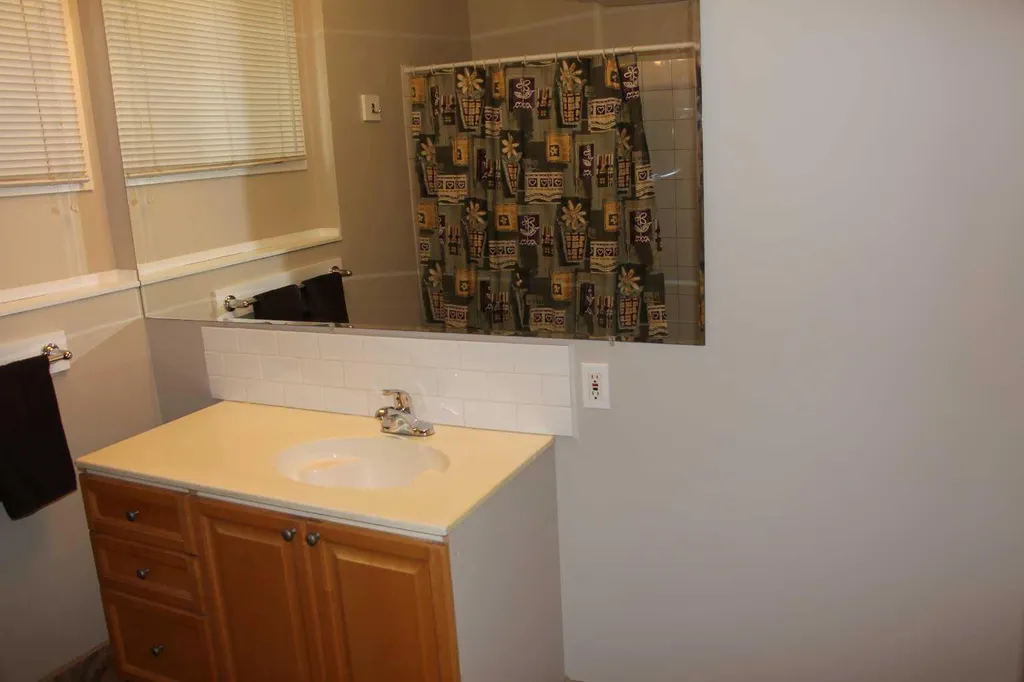 3429 19 Avenue SE Calgary AB t2b 0a6
