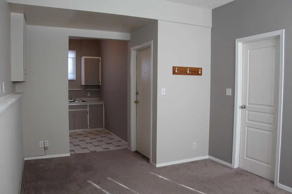 3429 19 Avenue SE Calgary AB t2b 0a6