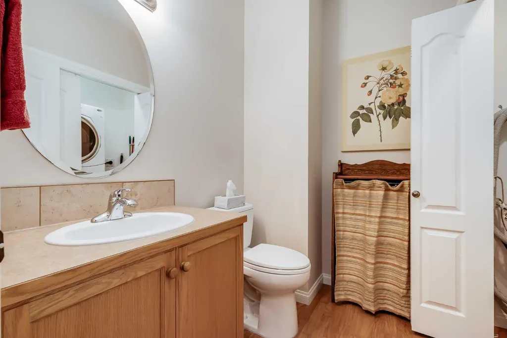 66 Royal Manor NW Calgary AB T3G 5T6