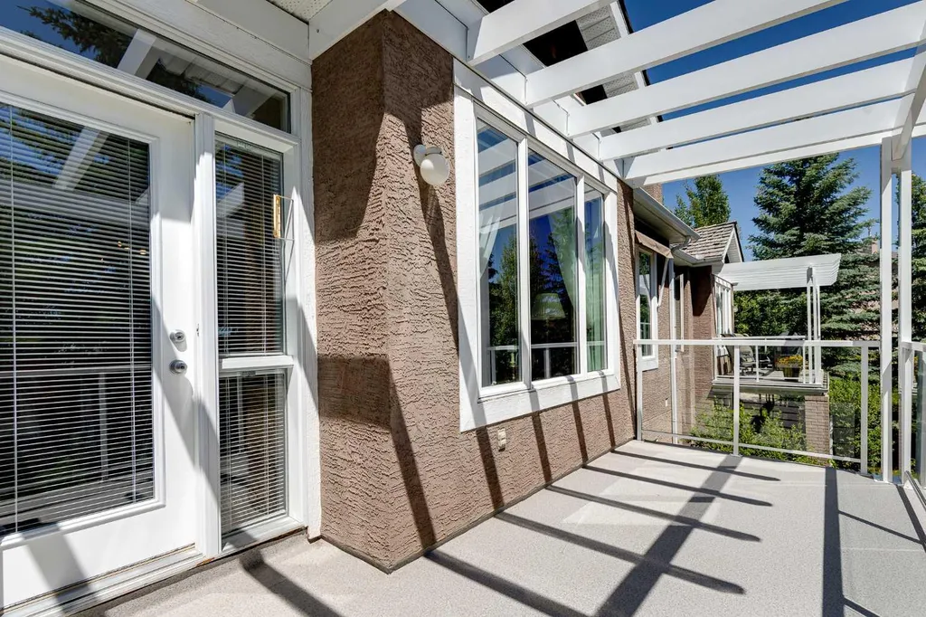 66 Royal Manor NW Calgary AB T3G 5T6