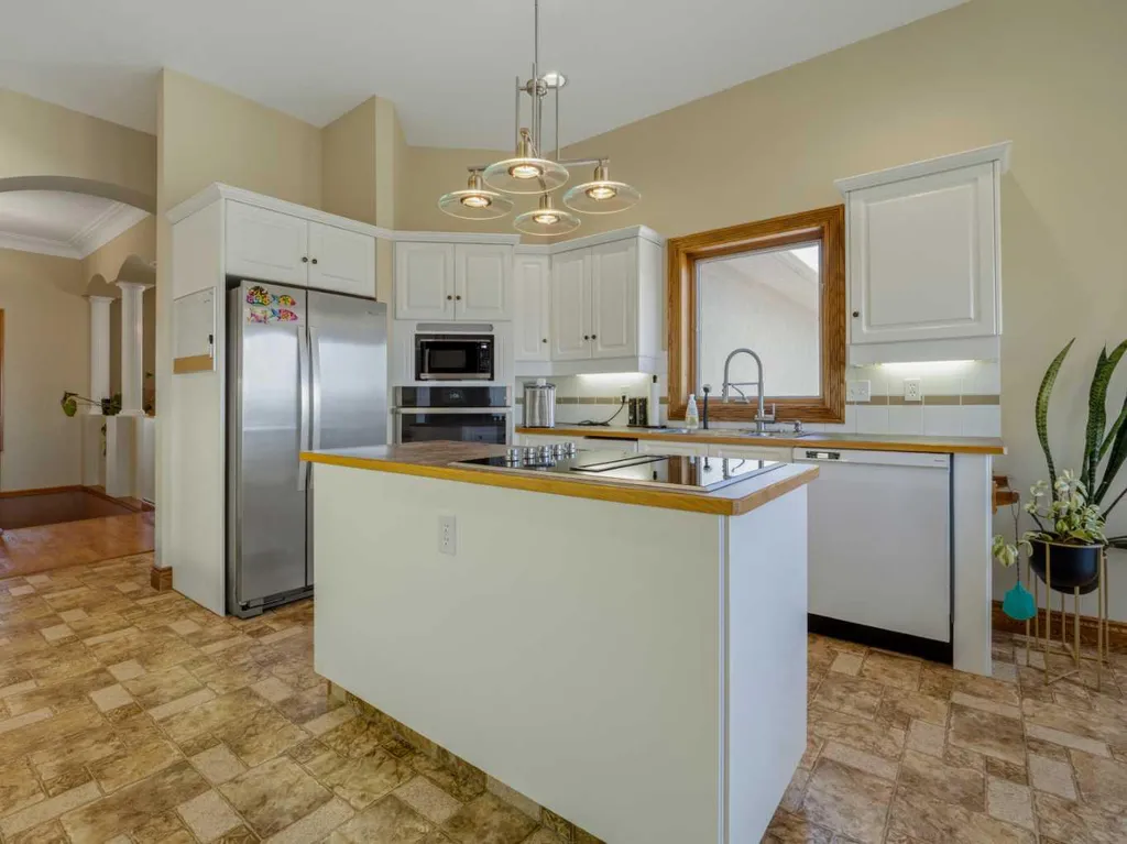 90013 212 Rural Lethbridge County AB T1J 5N9