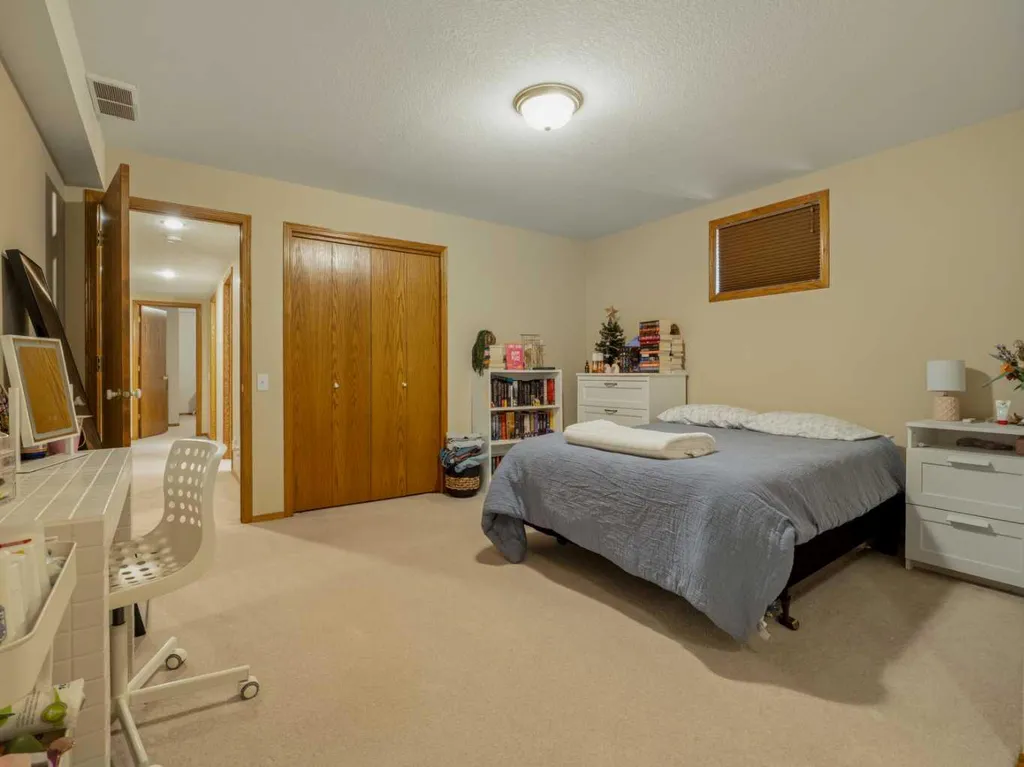 90013 212 Rural Lethbridge County AB T1J 5N9