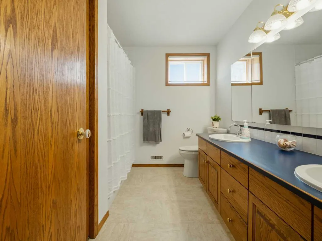 90013 212 Rural Lethbridge County AB T1J 5N9