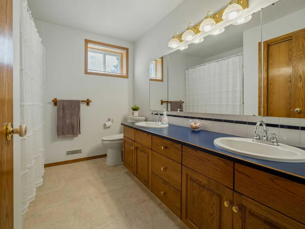 90013 212 Rural Lethbridge County AB T1J 5N9