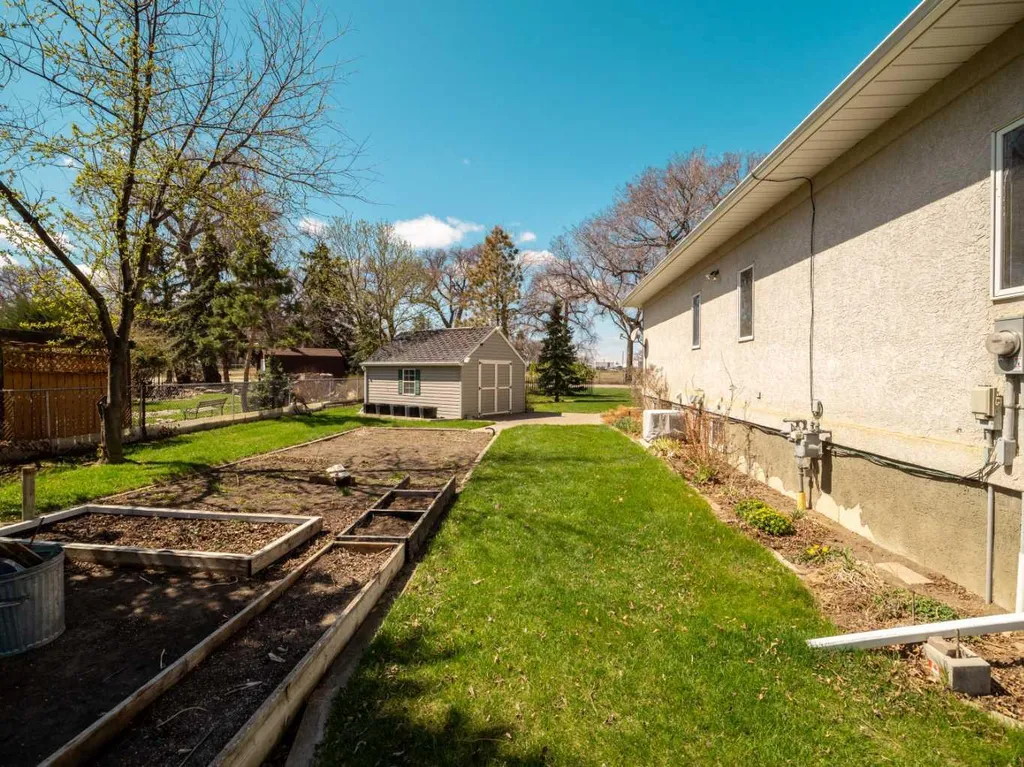 90013 212 Rural Lethbridge County AB T1J 5N9
