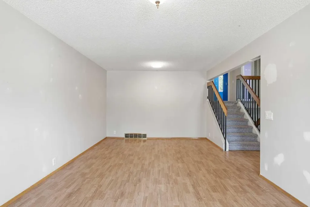 39 Woodglen Way SW Calgary AB T2W 4W8